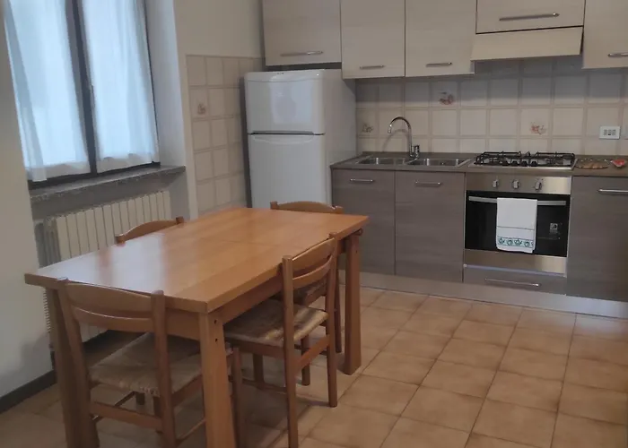 Da Margherita E Giovanni * مانديلو ديل لاريو