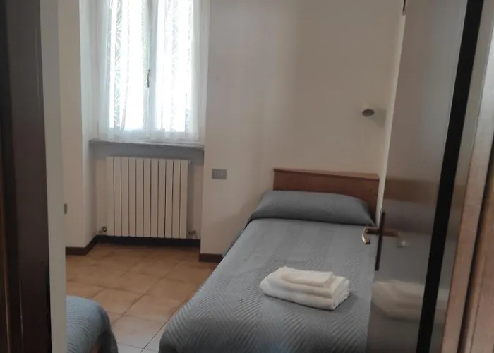 Da Margherita E Giovanni مانديلو ديل لاريو